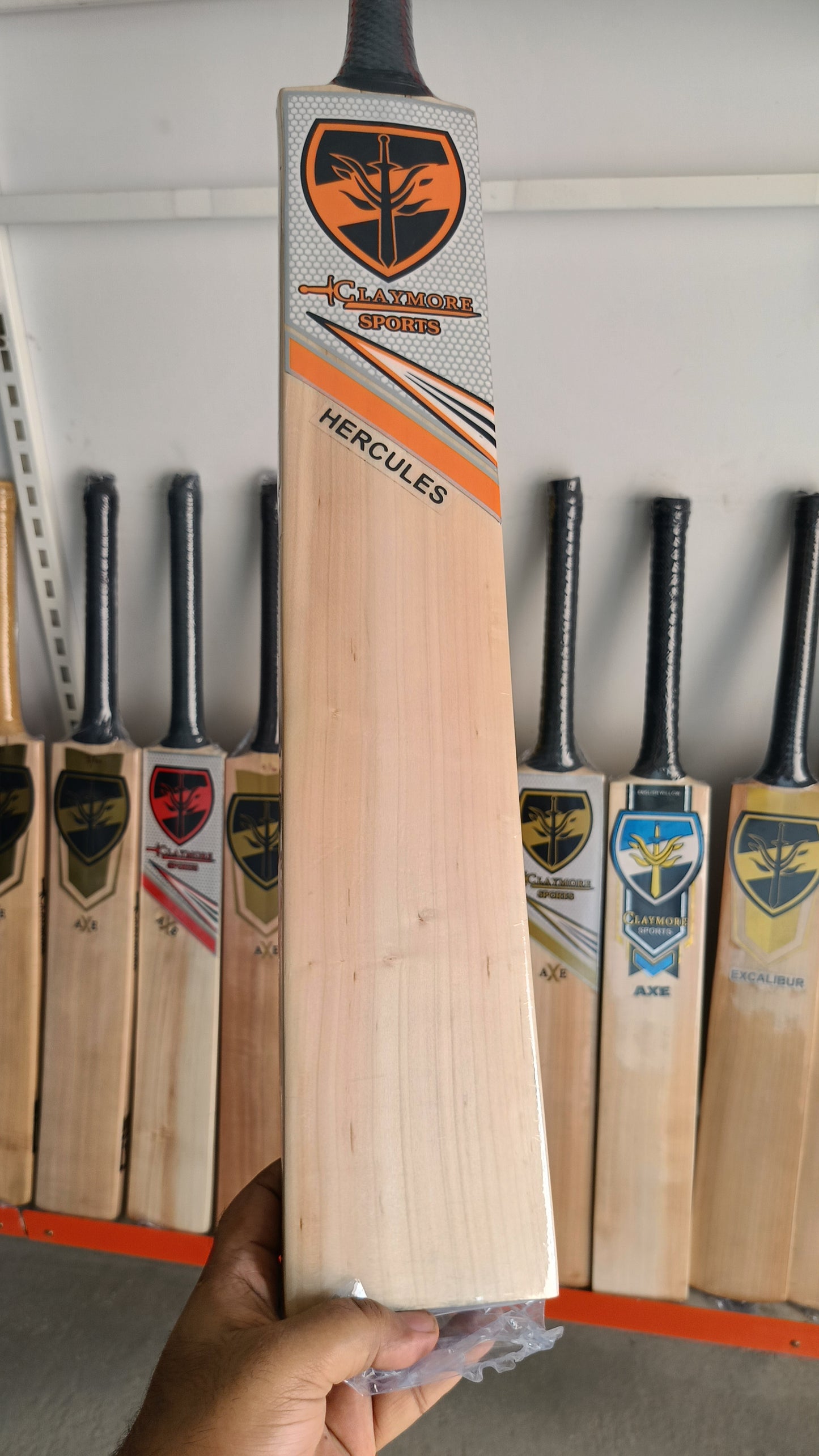 Claymore Hercules - 1170 grams - English Willow Cricket Bat (CM-HW-409)
