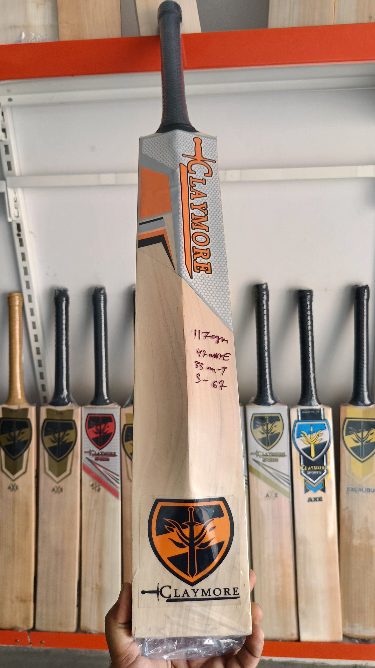 Claymore Hercules - 1170 grams - English Willow Cricket Bat (CM-HW-409)