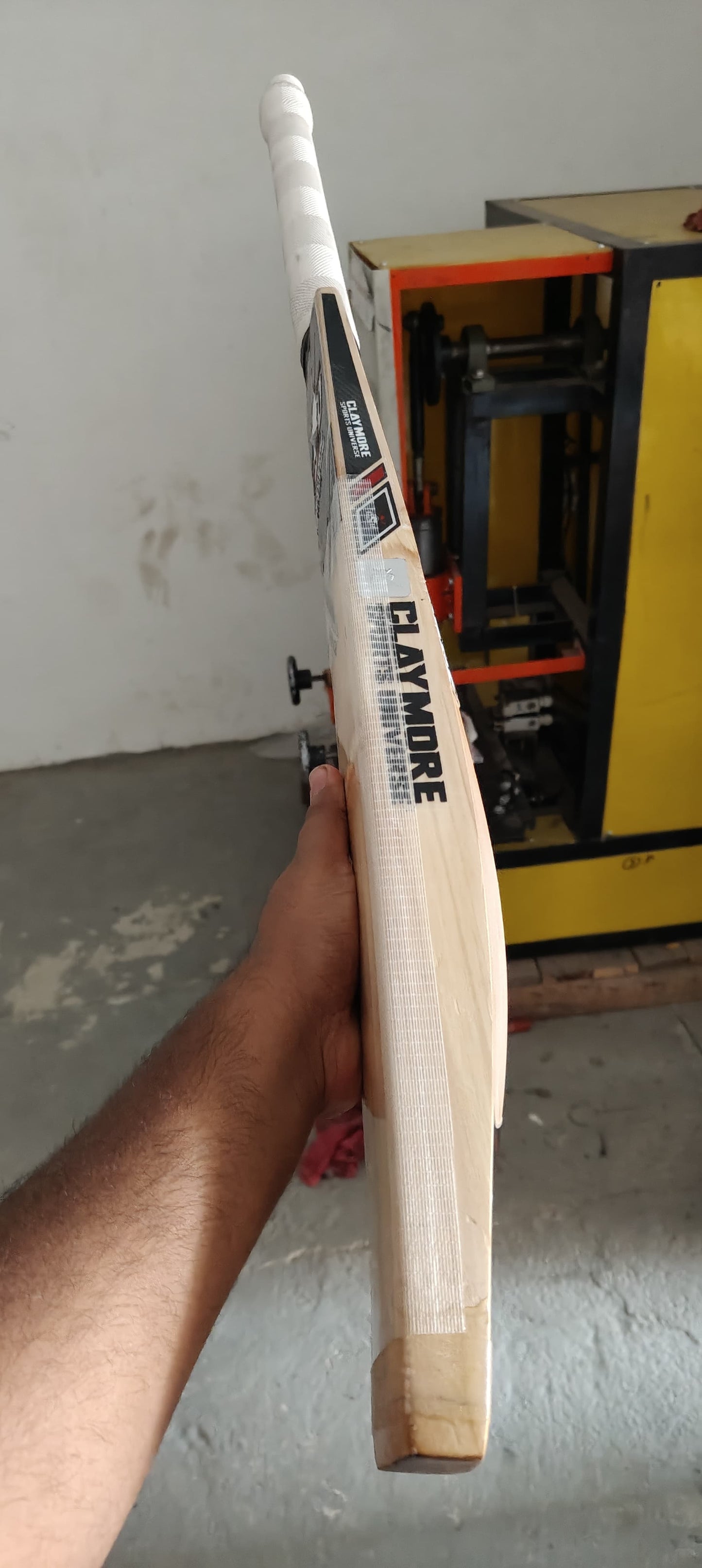 Rampage - Grade 3 English Willow Bat (Butterfly Willow)