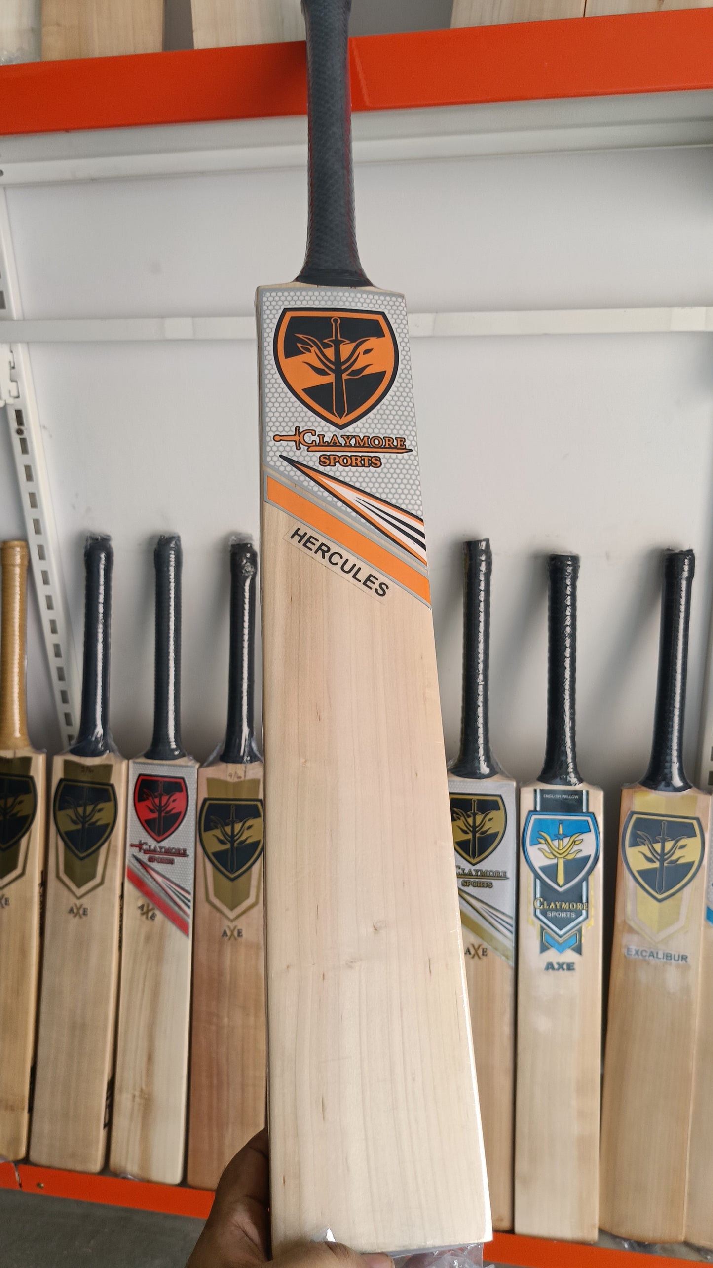 Claymore Hercules - 1170 grams - English Willow Cricket Bat (CM-HW-409)